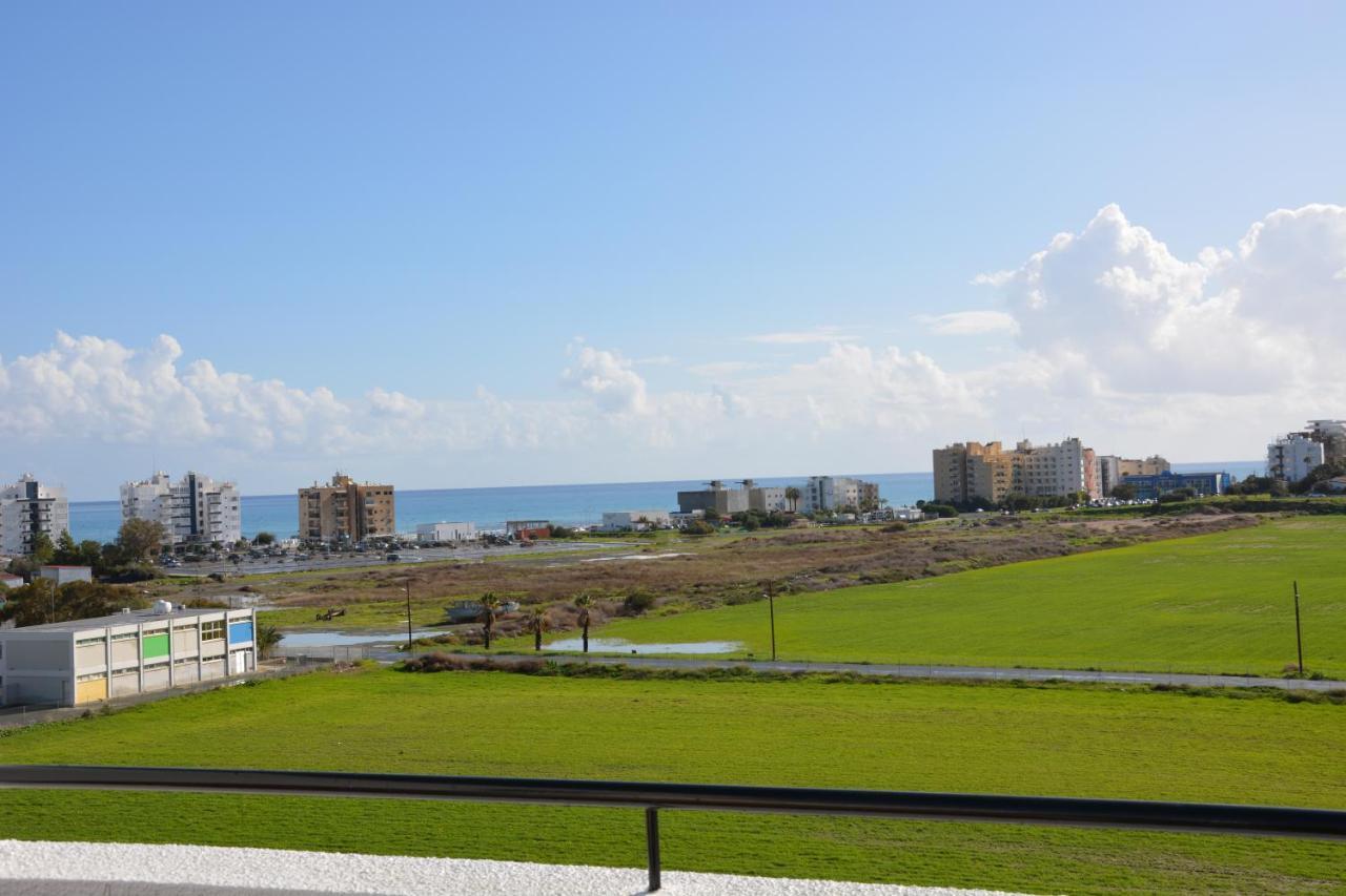 Must Stay - Sea & Salt Lake Panoramic View Apt 拉纳卡 外观 照片